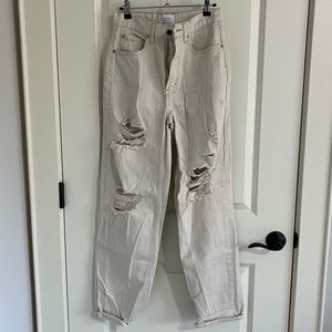 BDG ~ Beige Baggy Jean 26